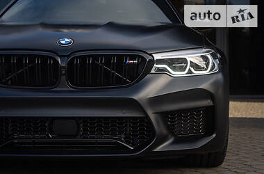 Седан BMW M5 2018 в 
