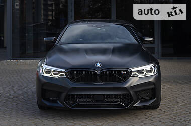 Седан BMW M5 2018 в 