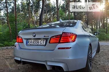 Седан BMW M5 2012 в Чернівцях