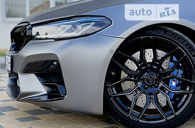 Седан BMW M5 2019 в 