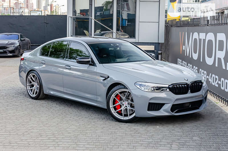 Седан BMW M5 2018 в 