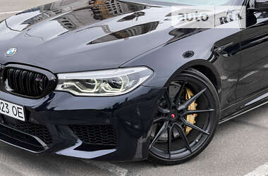 Седан BMW M5 2018 в 