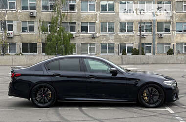 Седан BMW M5 2018 в 