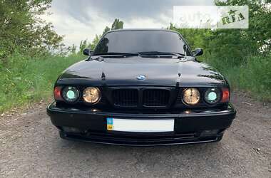 Седан BMW M5 1989 в Старокостянтинові