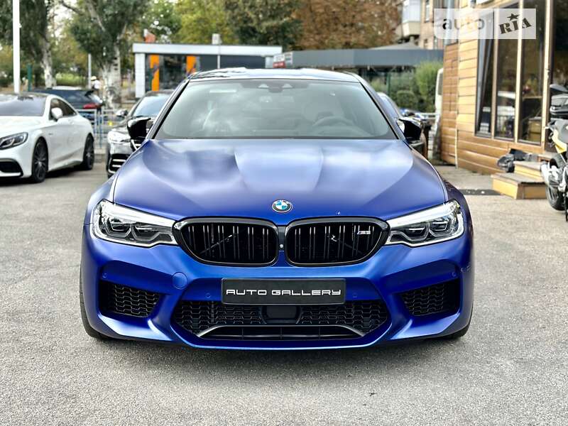 Седан BMW M5 2018 в Киеве