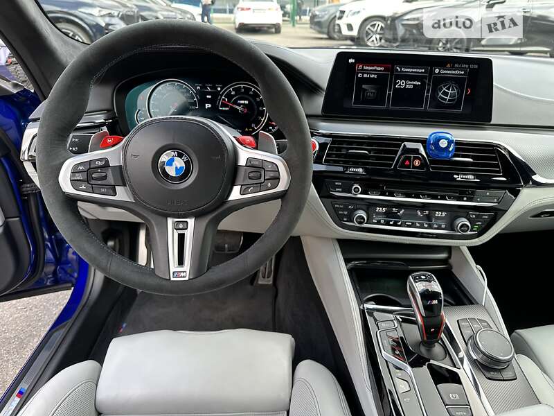 Седан BMW M5 2018 в Киеве