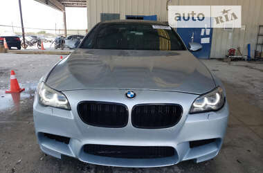 Седан BMW M5 2013 в Коломые