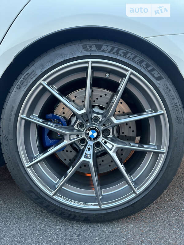 Седан BMW M5 2021 в Львові