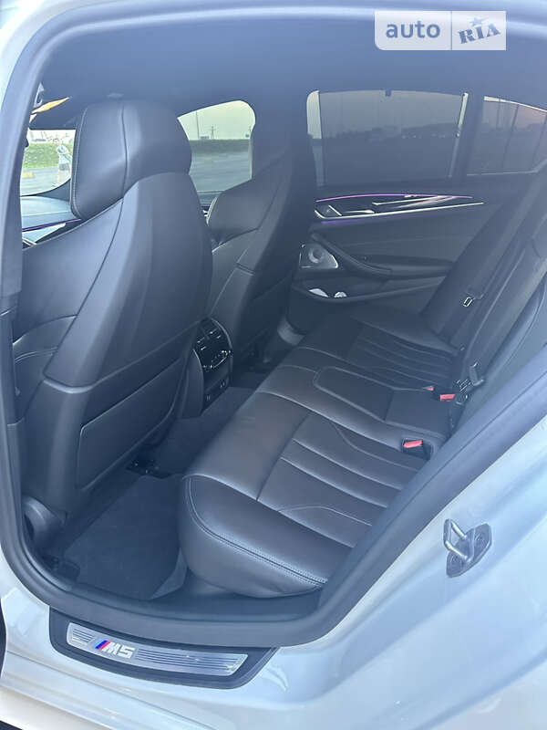 Седан BMW M5 2021 в Львові