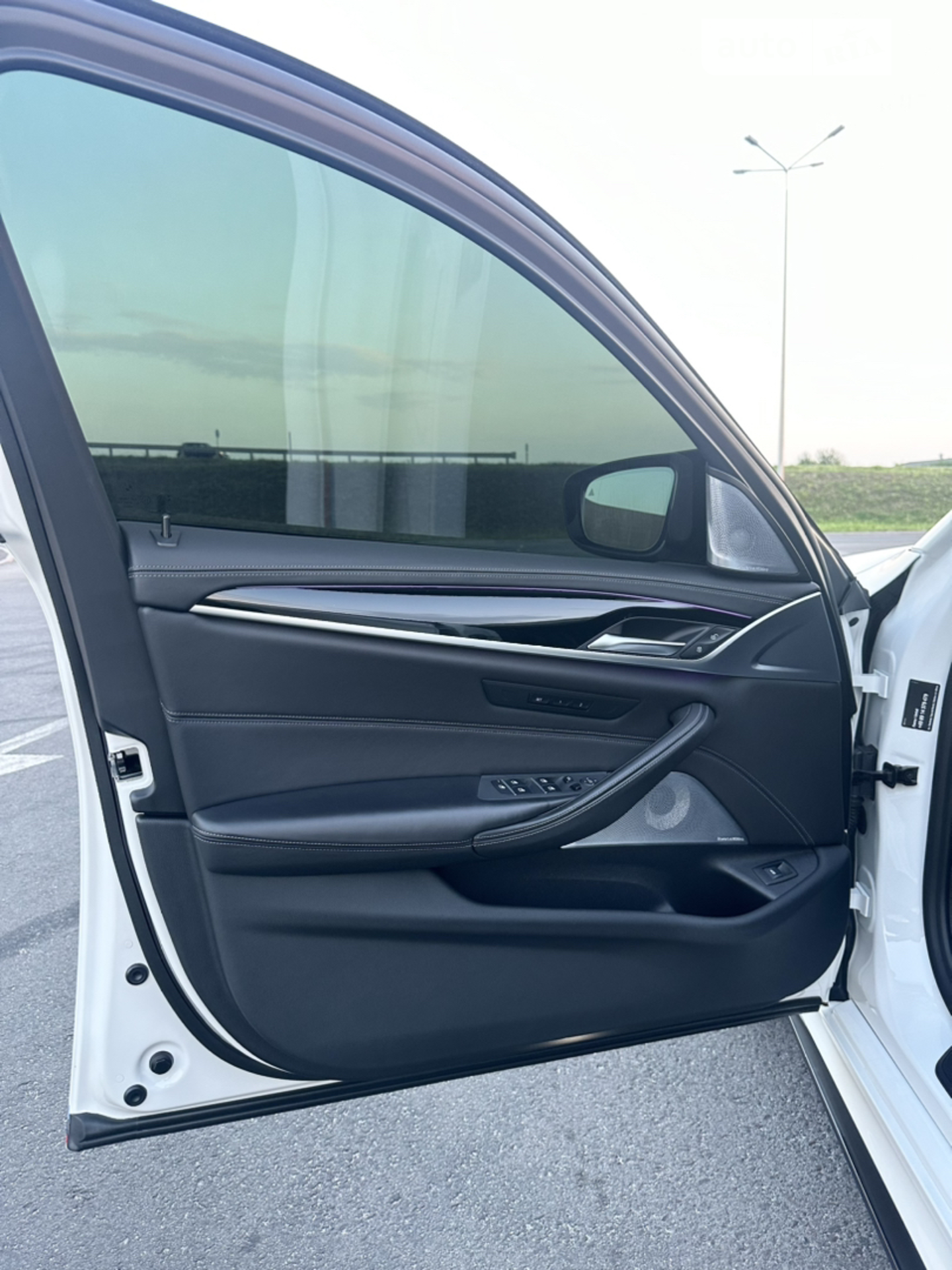 2021 BMW M5 - мініатюра 15