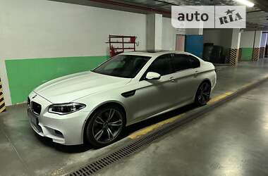 Седан BMW M5 2012 в Одесі