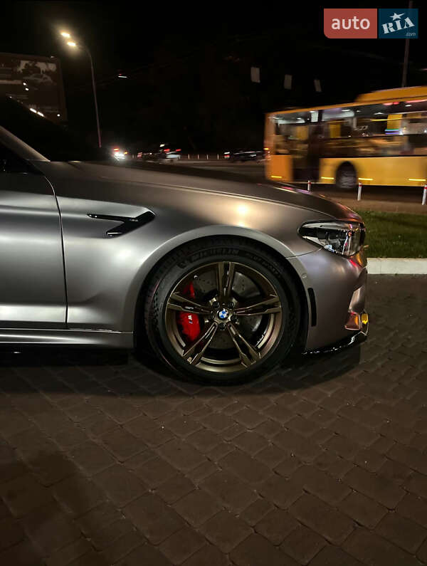Седан BMW M5 2018 в Києві