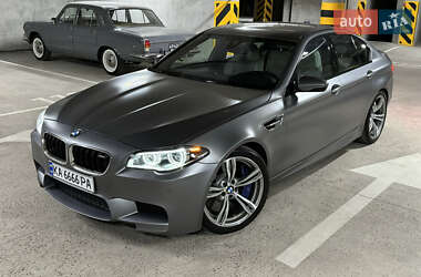 Седан BMW M5 2014 в Киеве