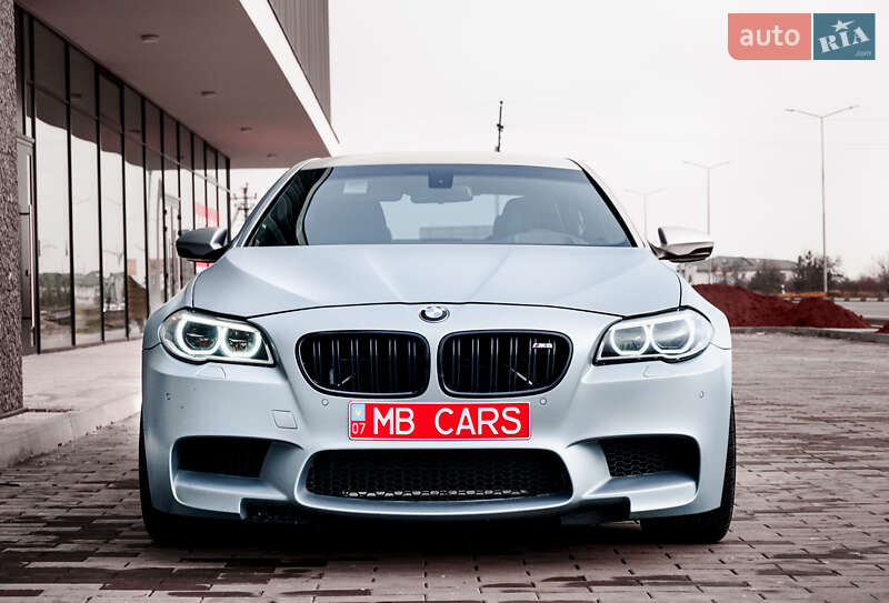 Седан BMW M5 2011 в Виноградове