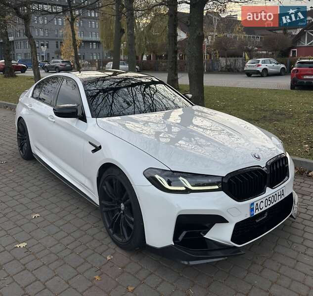 Седан BMW M5 2020 в 
