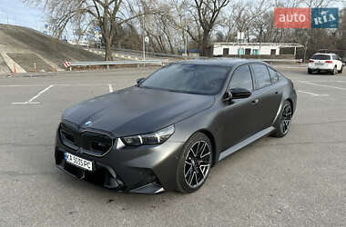 Седан BMW M5 2024 в 