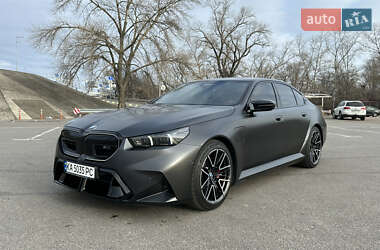 Седан BMW M5 2024 в 