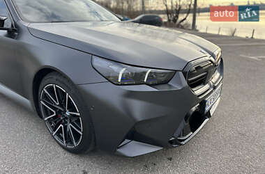 Седан BMW M5 2024 в 
