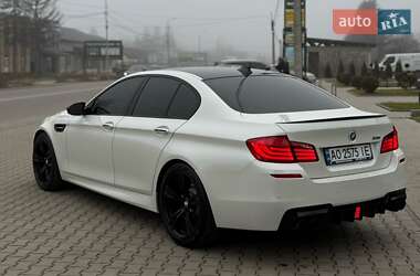 Седан BMW M5 2012 в Виноградові