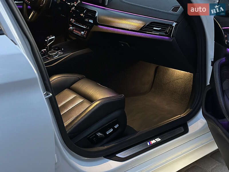 Седан BMW M5 2020 в Хмельницком