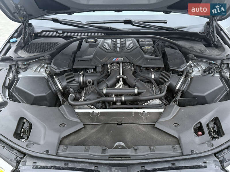 Седан BMW M5 2018 в Виннице