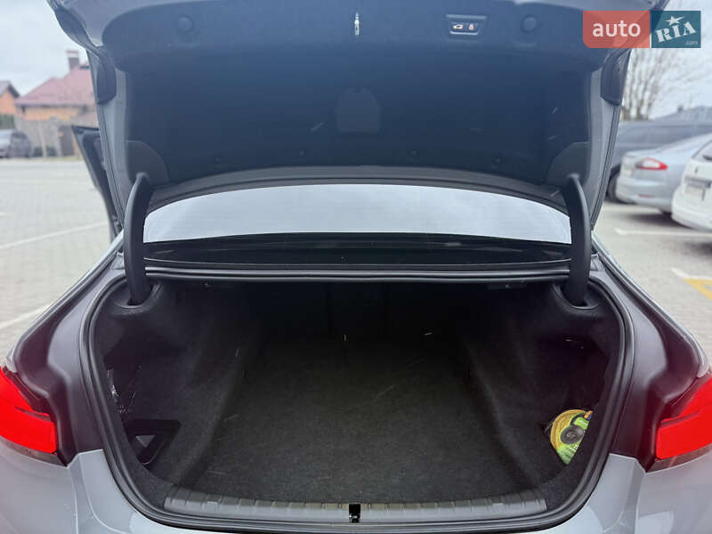 Седан BMW M5 2018 в Виннице