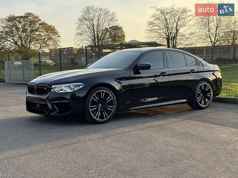 Седан BMW M5 2019 в 
