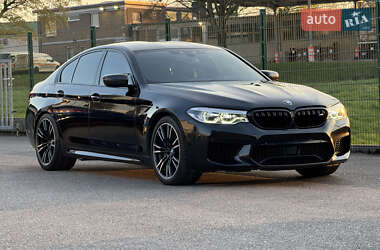 Седан BMW M5 2019 в 