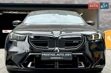 Седан BMW M5 2025 в Києві