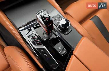 Седан BMW M5 2019 в 
