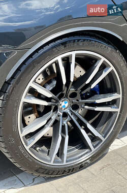 Седан BMW M5 2018 в 