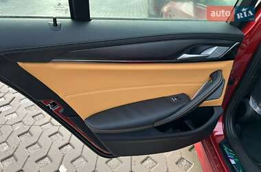 Седан BMW M5 2022 в 