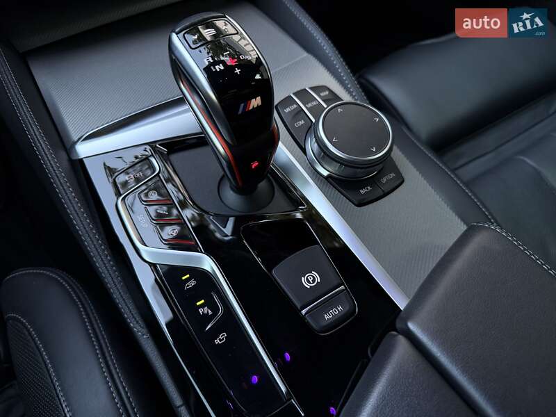 Седан BMW M5 2019 в Киеве
