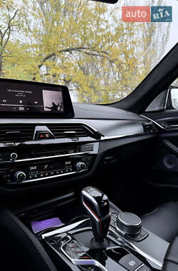 Седан BMW M5 2018 в 