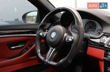 Седан BMW M5 2011 в 