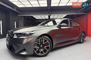 Седан BMW M5 2025 в 