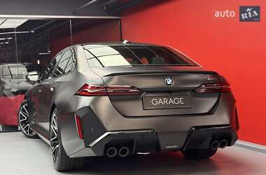Седан BMW M5 2025 в 