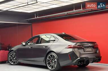 Седан BMW M5 2025 в 
