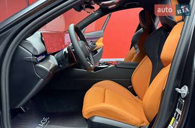 Седан BMW M5 2025 в 