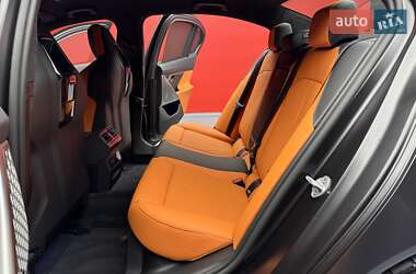 Седан BMW M5 2025 в 