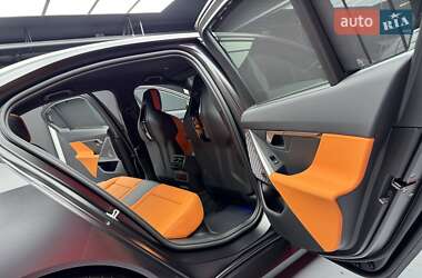 Седан BMW M5 2025 в 