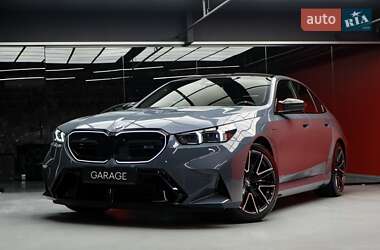 Седан BMW M5 2025 в Киеве