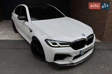 Седан BMW M5 2023 в 