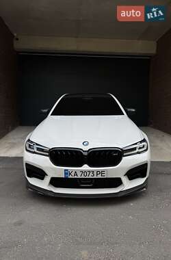 Седан BMW M5 2023 в 