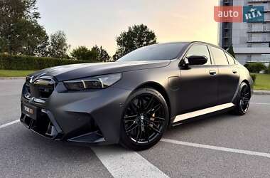 Седан BMW M5 2025 в 