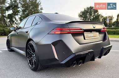 Седан BMW M5 2025 в 