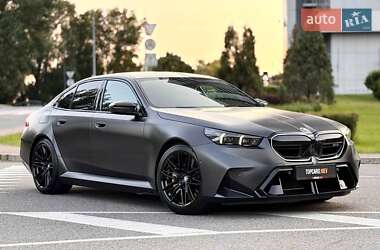 Седан BMW M5 2025 в 
