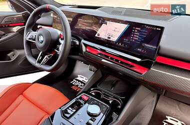 Седан BMW M5 2025 в 