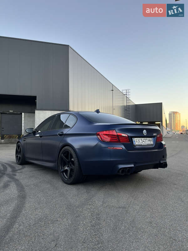 Седан BMW M5 2012 в Києві