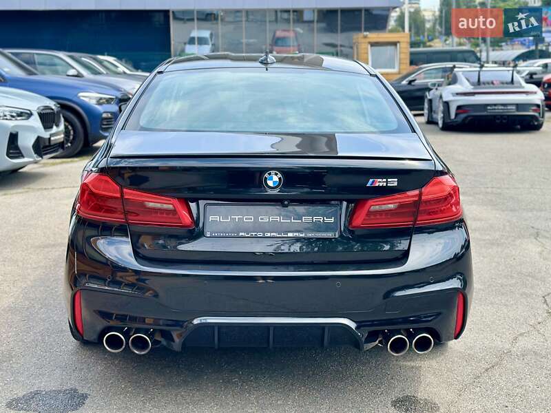 Седан BMW M5 2020 в Киеве